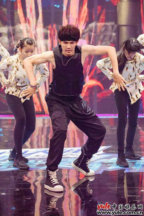 《街舞3》火舞台battle开启 钟汉良战队团魂之力势不可挡