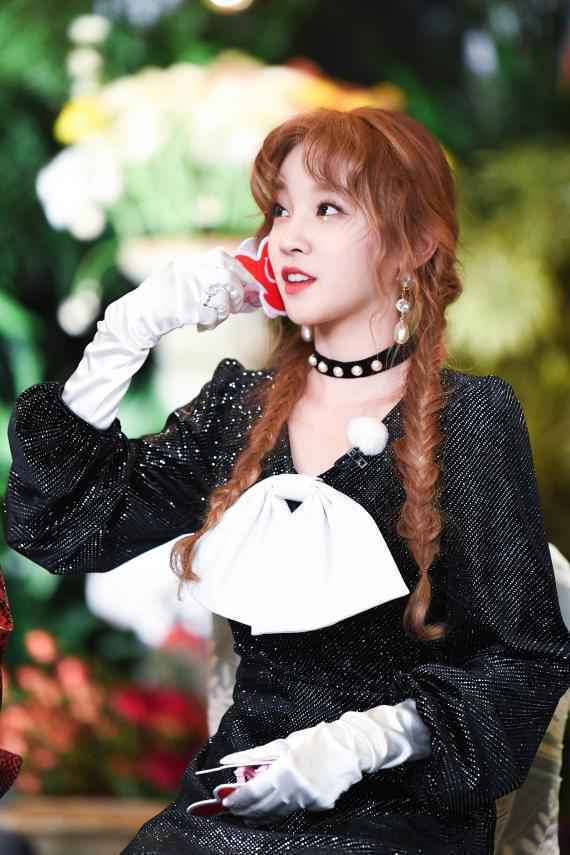 宋雨琦《奔跑吧》国内综艺首秀 元气精灵展超强综艺感获称赞