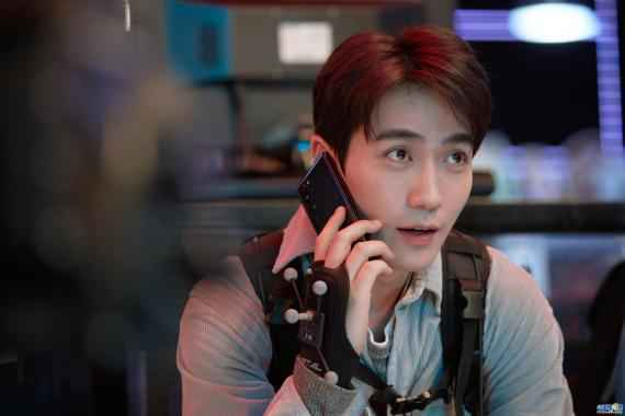 《重启之极海听雷》第二季上线 朱一龙双面形象赢肯定