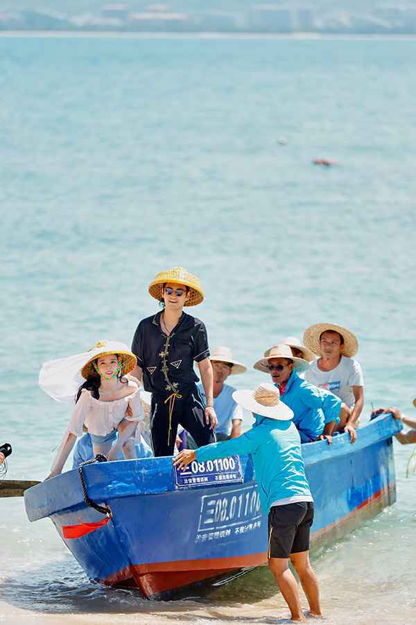 《完美的夏天》吴宣仪变身“怪力美少女”，“西岛浪五花”挑战龙舟赛