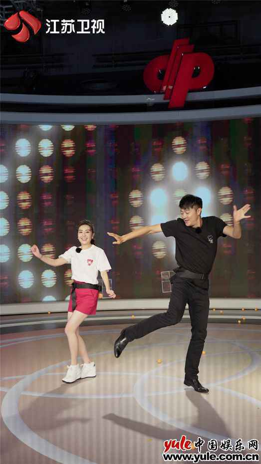 9 今晚《为幸福喝彩》揭秘福彩摇奖全过程 印小天为闯关使出浑身解数