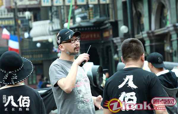 管虎导演十年梦圆拍摄战争片夙愿 《八佰》票房一路告捷延长上映