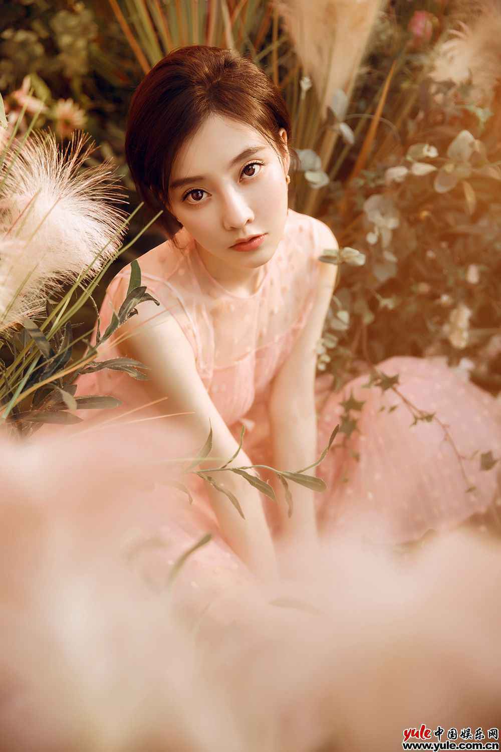 冯提莫新歌《恋夏记》上线 怀恋夏天美好相伴