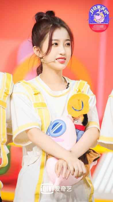 沙溢加盟《非日常派对》 与虞书欣现场“认亲”