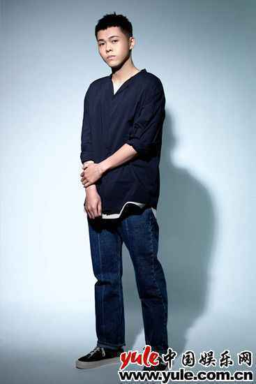 曾昱嘉新歌《在我眼里的她》已上架 深情演绎代入女友