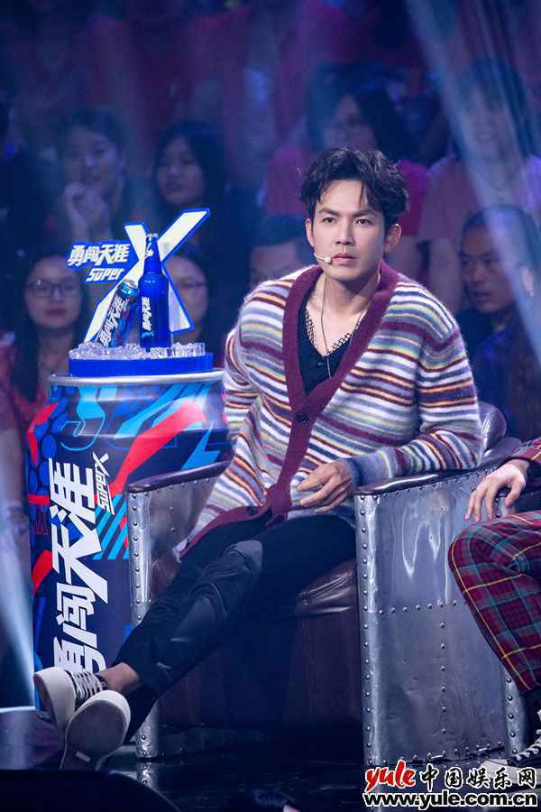 钟汉良“这街百科”技能升级 暖心历数《街舞3》选手成长获赞