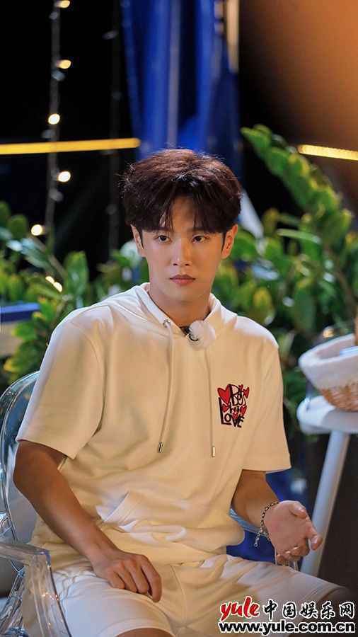 李汶翰 《完美的夏天》吴宣仪张晓龙“种珊瑚” 拍摄短视频呼吁环保