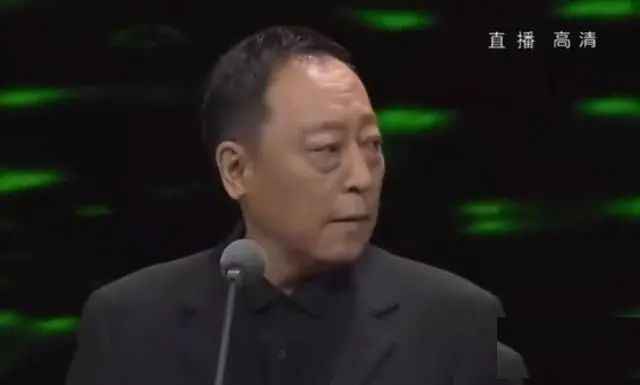 倪大红怎么了？受邀颁奖神情恍惚引网友担忧