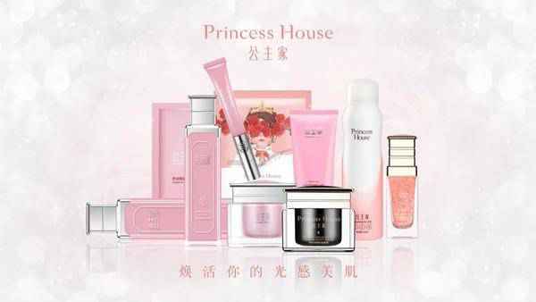 “双节”来临，和公主家相约影院大片《我和我的家乡》