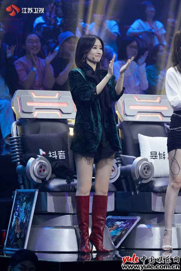 宇宙不重启，《蒙面舞王》不休息，八天长假我陪你！