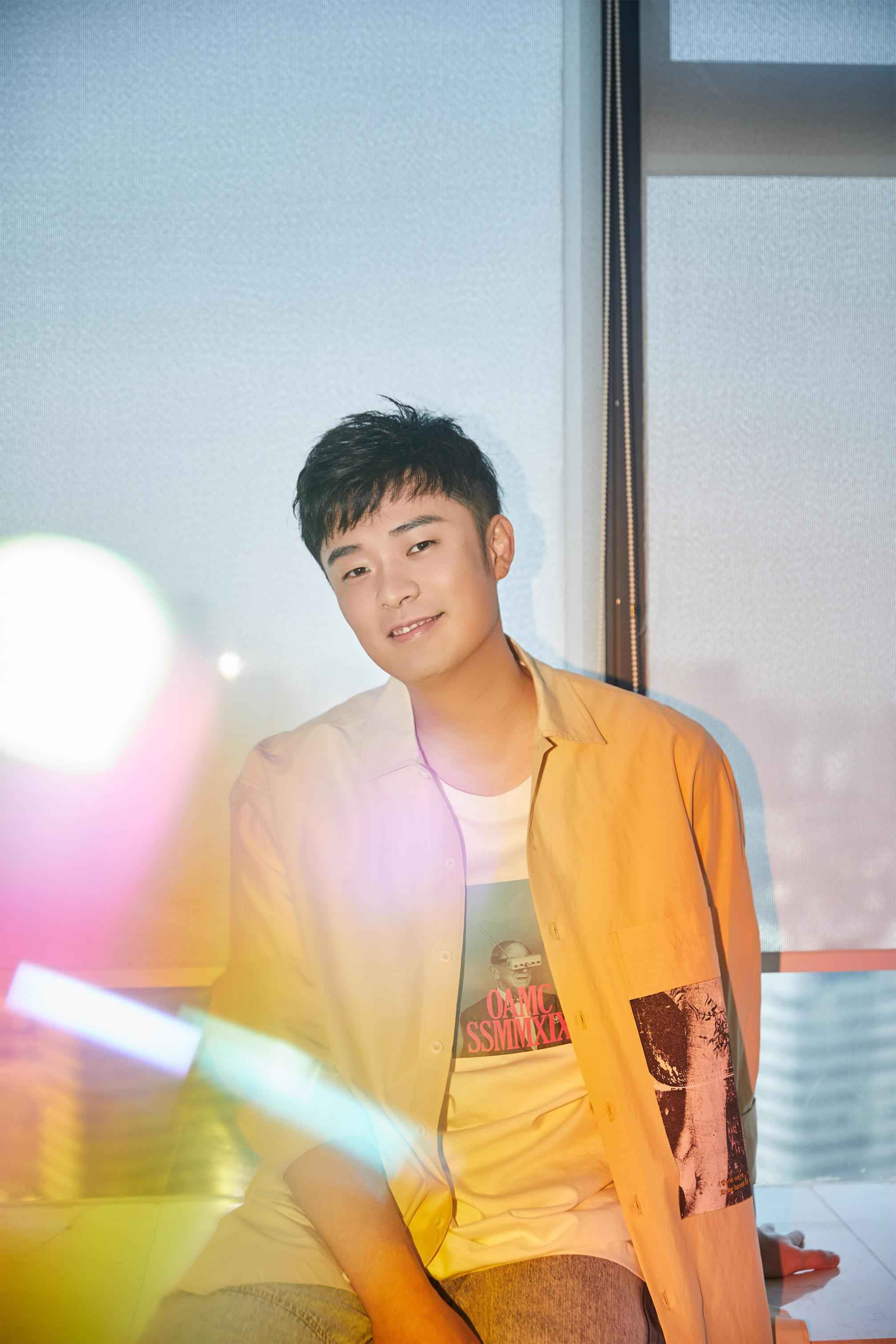 陈赫创意摆拍超有梗，谈瞄准新角色为“非常坏的坏人”