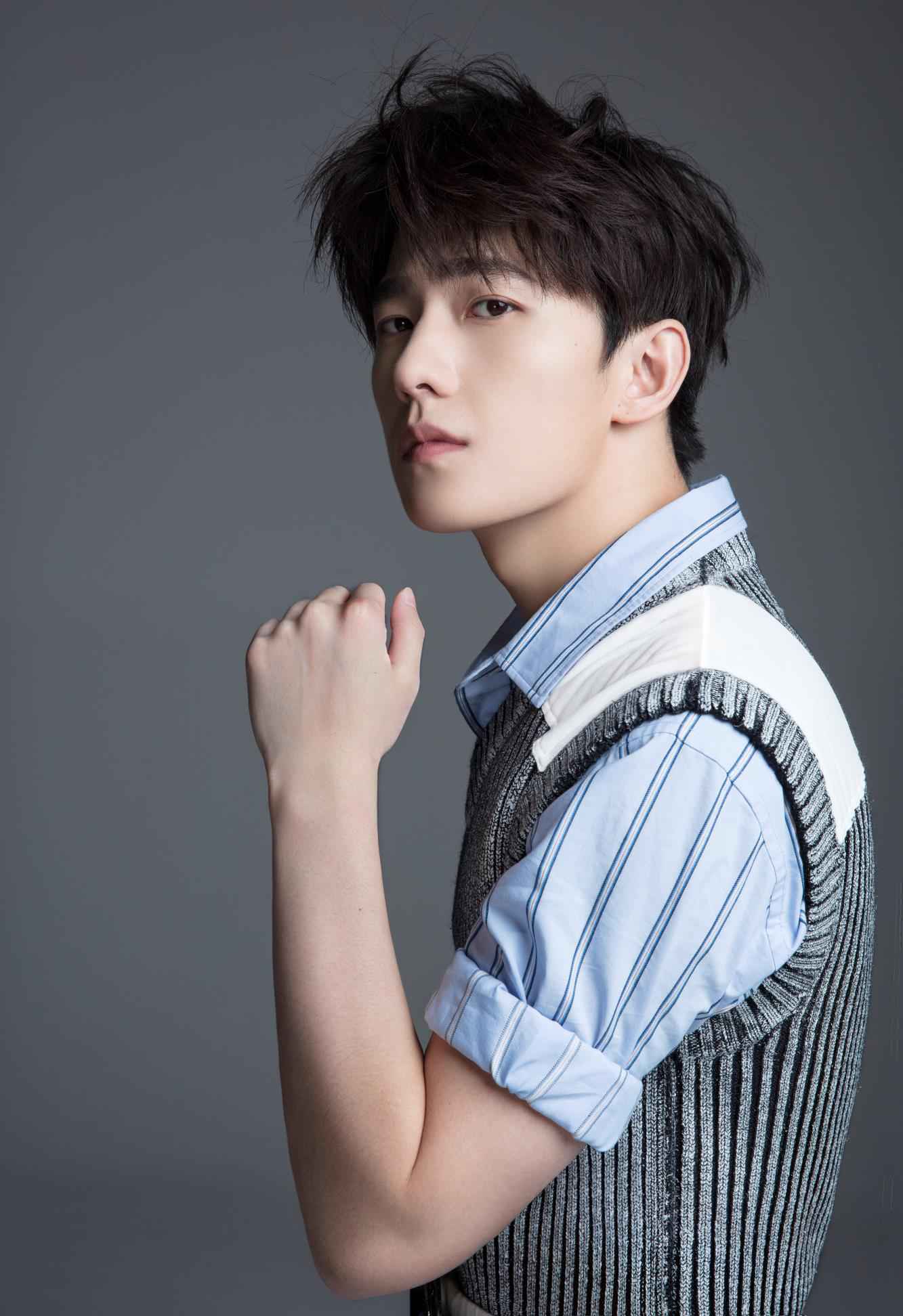 杨洋个人信息遭蓄意传播 律师发声明维护隐私权