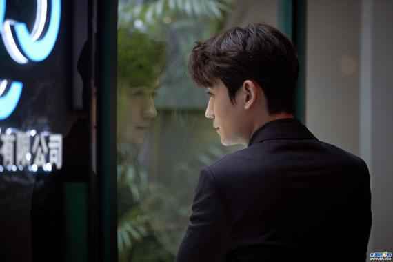 朱一龙《亲爱的自己》圆满收官 陈一鸣角色赢得观众好评