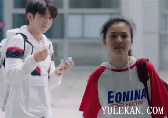 《冰糖炖雪梨》棠雪初恋是黎语冰吗？黎语冰喜欢的是谁？