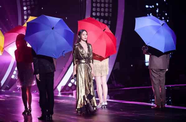 东方卫视《我们的歌》阿云嘎周深同台“互怼” 费玉清李克勤秀舞姿