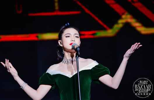 张天出席芭莎极品珠宝夜宴 灵魂妙嗓点亮全场