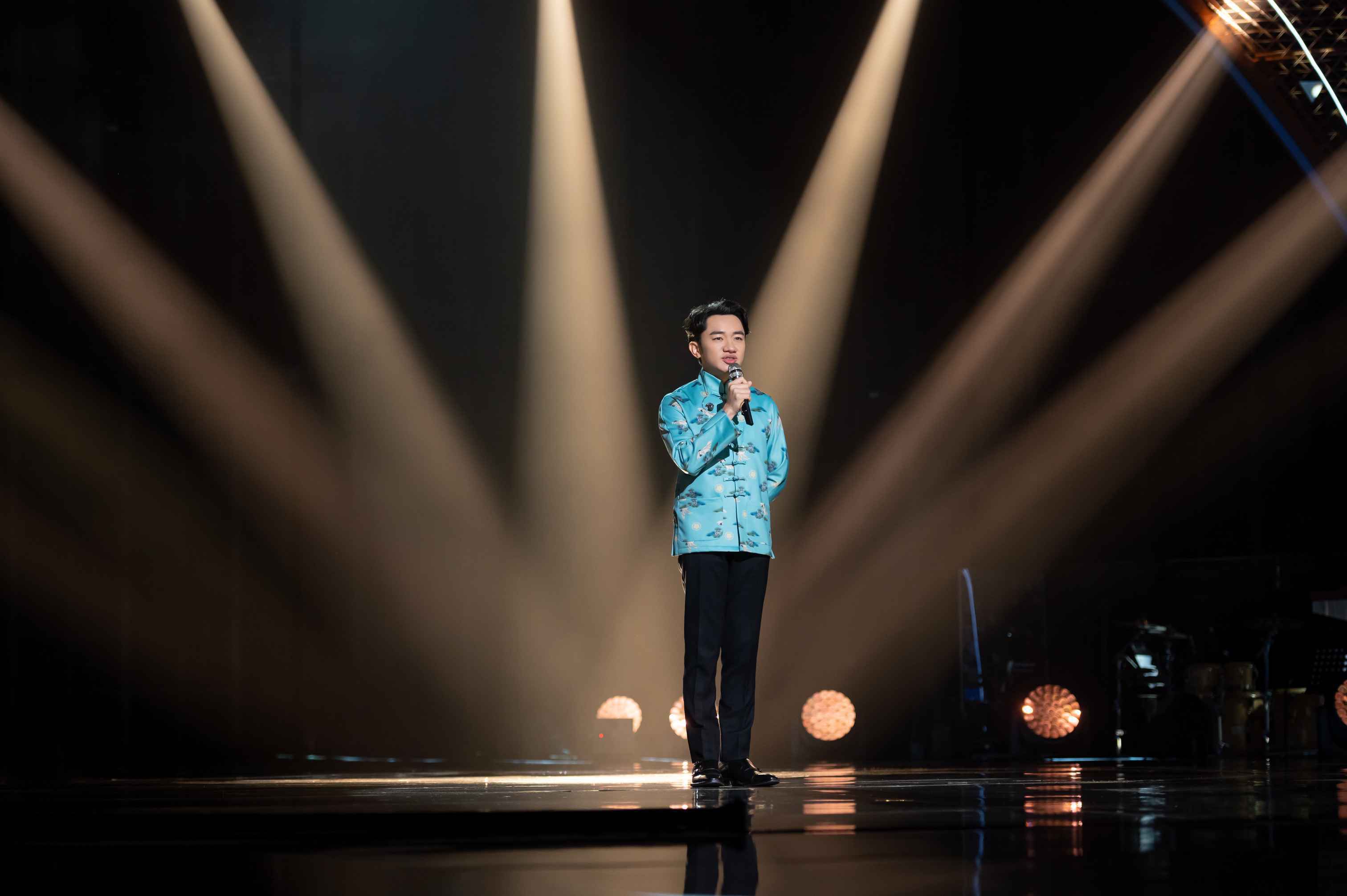 《经典咏流传》王祖蓝传唱经典深情演绎《鹊桥仙》