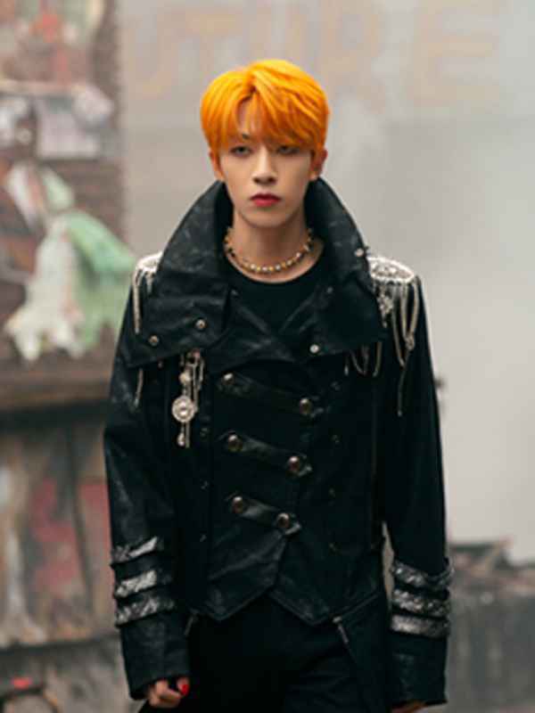 夏瀚宇首支个人MV今日上线化身吸血鬼体验穿越人生