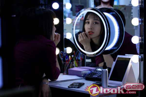 《爱情呼叫等待》剧照4 《爱情呼叫等待》定档11月11日 年度轻松解压喜剧献映双十一