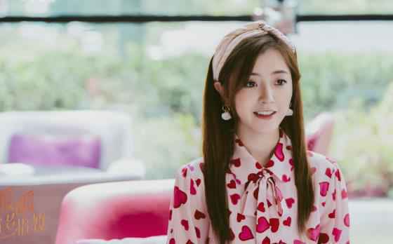 李希萌新剧《暖暖，请多指教》定档5.13 化身选秀出道大明星