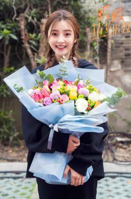 李希萌新剧《暖暖，请多指教》定档5.13 化身选秀出道大明星