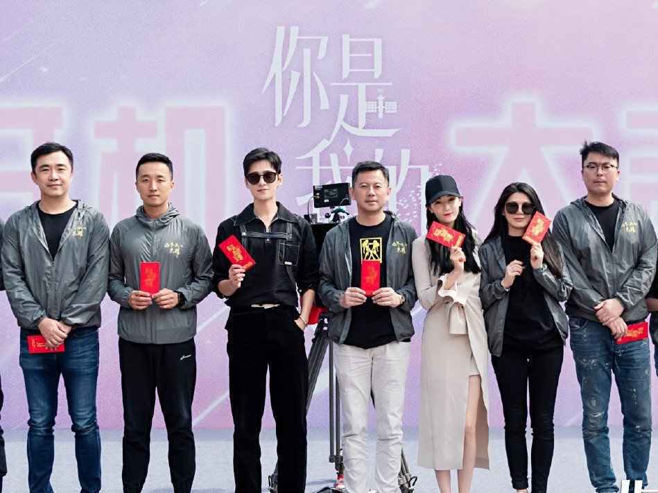 杨洋、迪丽热巴最新路透曝光,俊男靓女CP感超强,引观众期待!