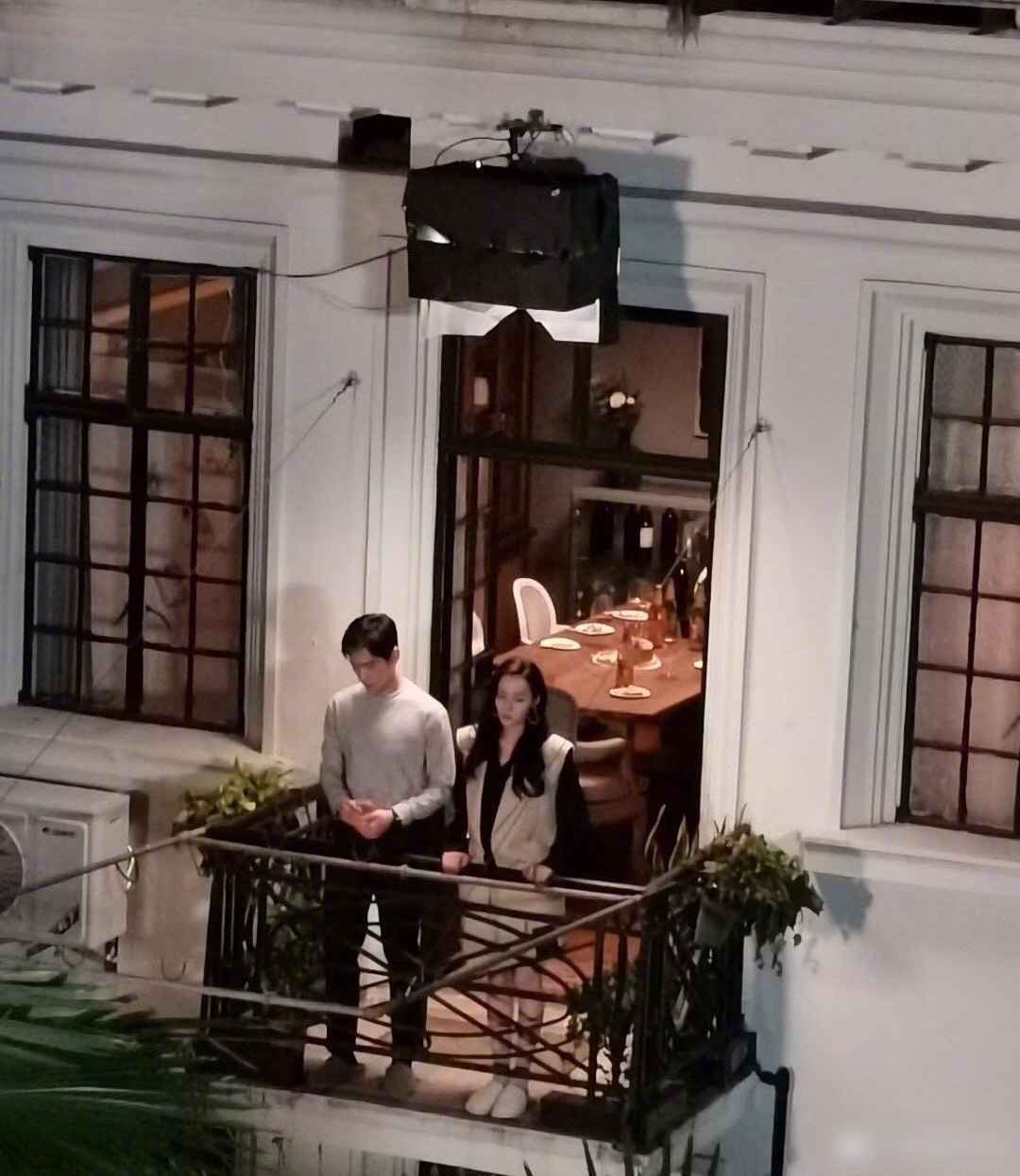 杨洋、迪丽热巴最新路透曝光,俊男靓女CP感超强,引观众期待!