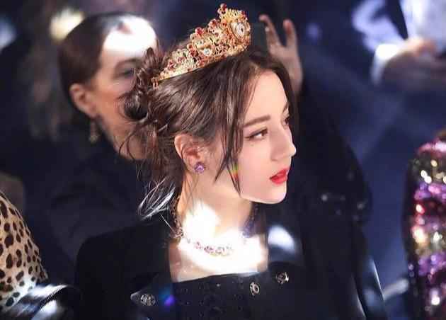 杨洋、迪丽热巴最新路透曝光,俊男靓女CP感超强,引观众期待!