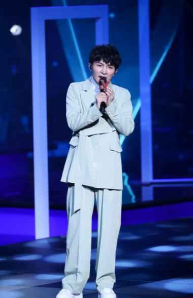 东方卫视《我们的歌》“勤深深”晋级 阿云嘎费玉清跨队重组