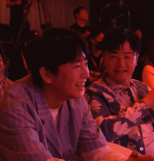 表情管理完全失控！彭昱畅的笑出圈了