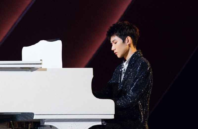 王源参加《潮流合伙人》，尽显温柔，不愧是王小源