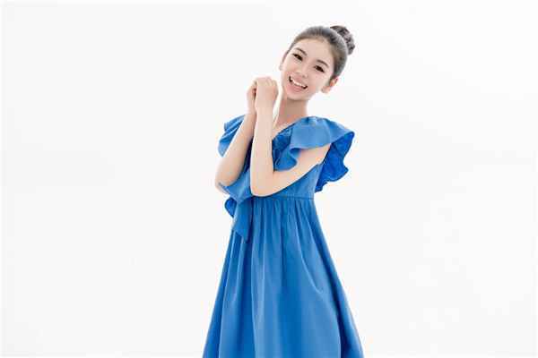 百余位明星齐聚国庆节晚会，李凯稠李昕融父女震撼无数网友