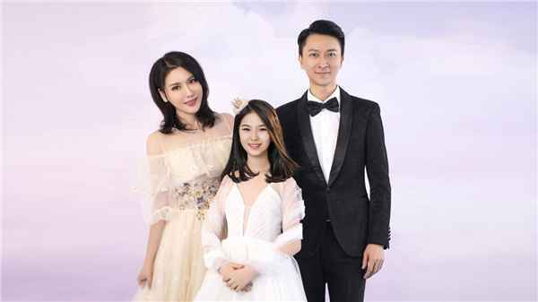 百余位明星齐聚国庆节晚会，李凯稠李昕融父女震撼无数网友