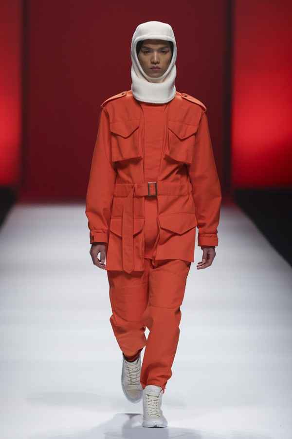 From Sky To Space 飞向太空