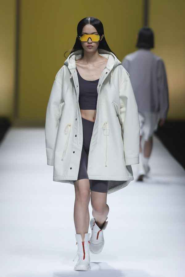 From Sky To Space 飞向太空