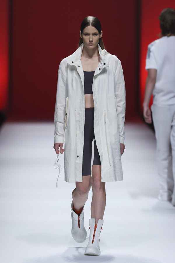 From Sky To Space 飞向太空