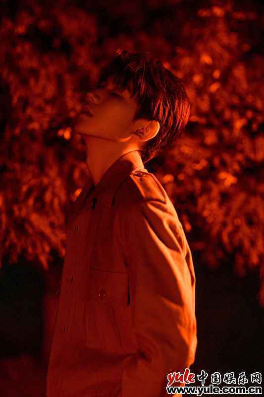 王源加入《我们的歌》B组挑战 《可乐》、《红豆》温柔声线代入感十足