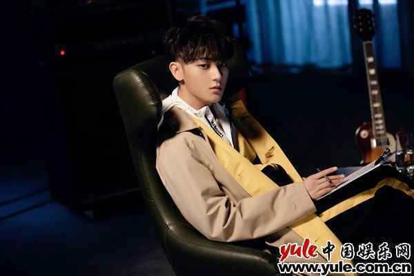 黄子韬新歌《你》唱给爸爸 剧情MV忆角色悲情人生