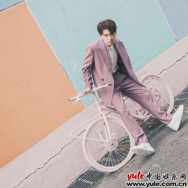 费启鸣全新演绎经典歌曲《我要找到你》 清澈温柔声线诠释少年心事