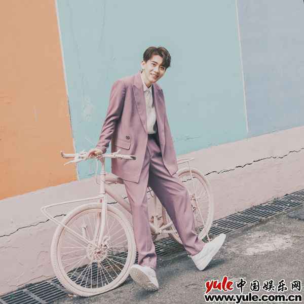 费启鸣全新演绎经典歌曲《我要找到你》 清澈温柔声线诠释少年心事