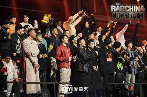 GAI周延助王齐铭夺冠 KAFE.HU身披徐志摩长袍