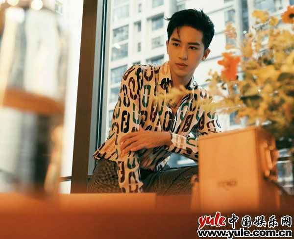 许魏洲上海出席品牌活动 靓仔出街港风十足