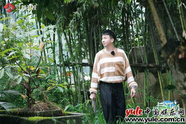 白举纲体验泸州传统工艺 《从长江的尽头回家》关注长江非遗文化传承