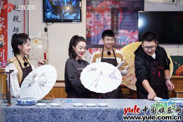 白举纲体验泸州传统工艺 《从长江的尽头回家》关注长江非遗文化传承