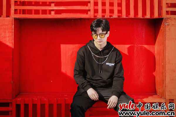 赵政豪个人原创新专首单《咻咻》暖甜上线 邂逅冬日缤纷心动