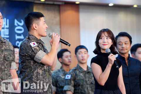 姜河那与音乐剧演员恋爱2年?所属社回应:两人只是亲近的同事关系