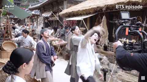 SUGA的「大吹打」MV未公开片段来了!JIN:他千拜托万拜托我才来的!