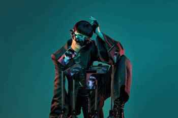 「华纳新女力」楚晴Jasmine Sokko首张中文EP《新乐园 MADE IN FUTURE》上线！