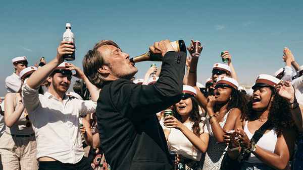 麦斯米科尔森回应被曝出演格林德沃 新片《酒精计划》代表丹麦竞逐奥斯卡