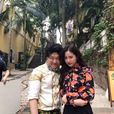 PSY x 孙娜恩的经典作!〈New Face〉MV 观看次数破两亿